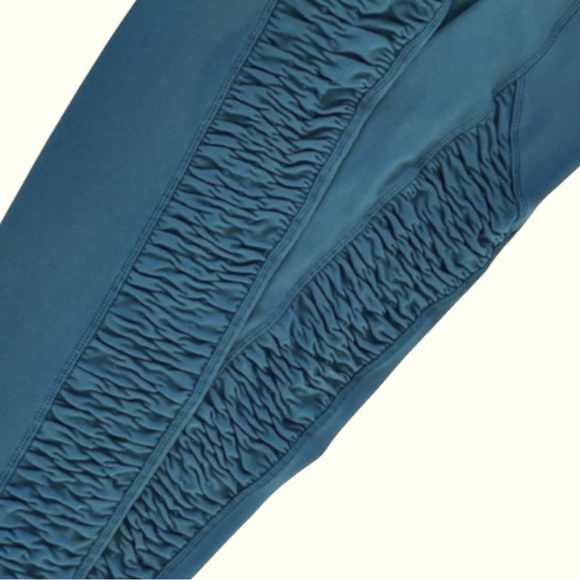 CALIA BY CARRIE UNDERWOOD CORE ESSENTIAL  HIGH RISE  CAPRI LEGGINGS  SZ SM - Picture 2 of 9